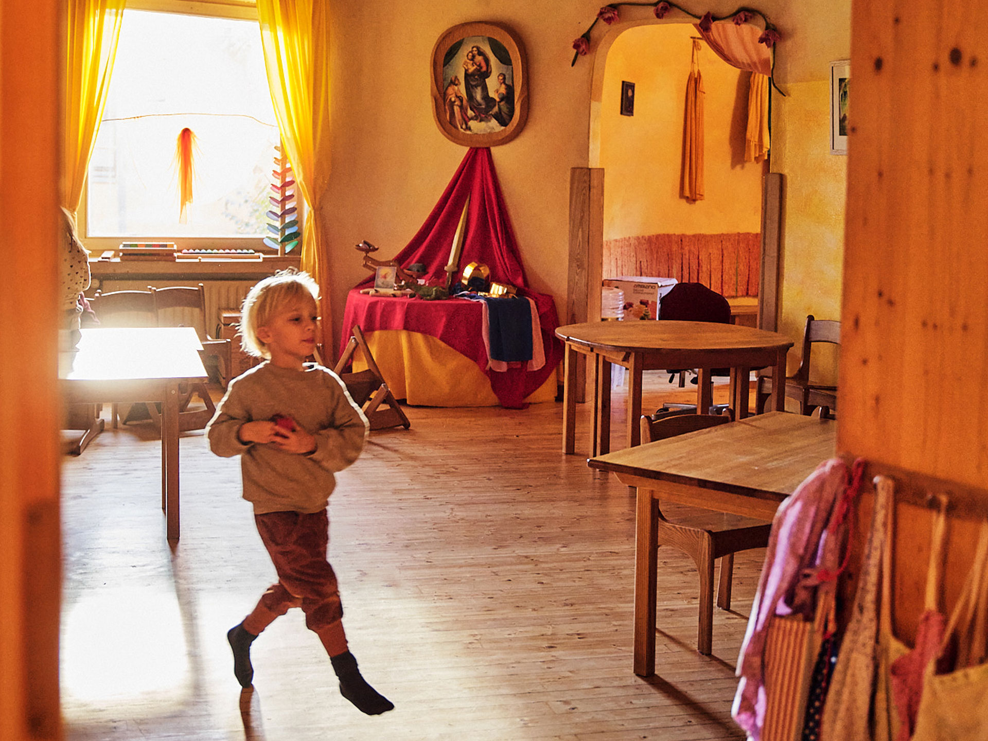 Unsere Kindergartengruppen: Mondengruppe, Sonnengruppe & Sternengruppe Unsere Kindergartengruppen: Mondengruppe, Sonnengruppe & Sternengruppe